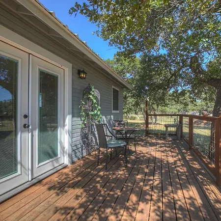Villa Grey Haus Casita-Peaceful Hill Country Views!